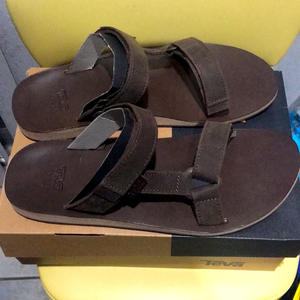 TEVA M UNIVERSAL BROWN LEATHER SLIDE SANDALS, NEW IN BOX Men sz 12, Women sz 14